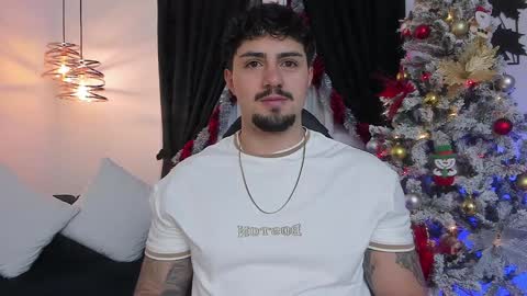 Snapshot of maximo_rodriguez chatting on December 2024 05:29:02 AM Maximo online show from December 2024 05:29:02 AM