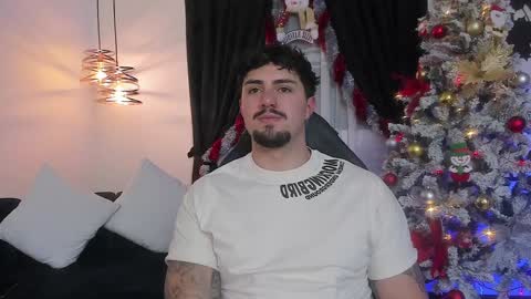 Snapshot of maximo_rodriguez chatting on December 2024 04:19:02 AM Maximo online show from December 2024 04:19:02 AM