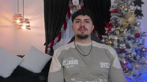 Snapshot of maximo_rodriguez chatting on December 2024 05:12:01 AM Maximo online show from December 2024 05:12:01 AM