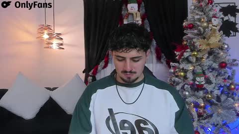 Snapshot of maximo_rodriguez chatting on December 2024 02:42:01 AM Maximo online show from December 2024 02:42:01 AM