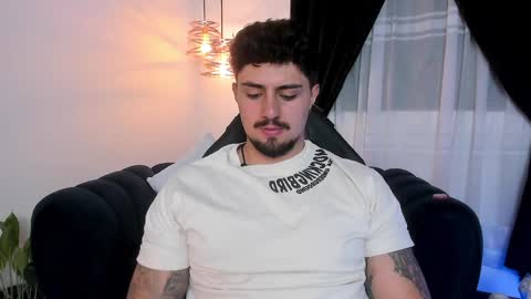 Snapshot of maximo_rodriguez chatting on January 2025 09:46:01 AM Maximo online show from January 2025 09:46:01 AM