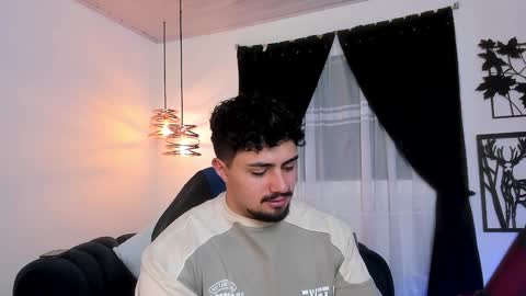 Snapshot of maximo_rodriguez chatting on January 2025 06:07:01 AM Maximo online show from January 2025 06:07:01 AM