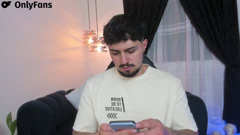 Snapshot of maximo_rodriguez chatting on February 2025 03:54:01 AM Maximo online show from February 2025 03:54:01 AM