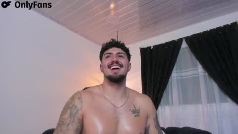 Snapshot of maximo_rodriguez chatting on February 2025 10:02:02 AM Maximo online show from February 2025 10:02:02 AM