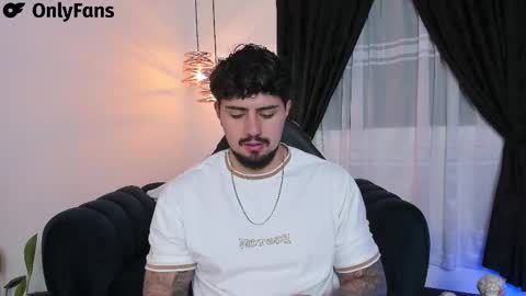 Snapshot of maximo_rodriguez chatting on February 2025 05:08:01 AM Maximo online show from February 2025 05:08:01 AM