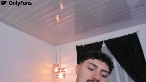 Snapshot of maximo_rodriguez chatting on February 2025 08:31:02 AM Maximo online show from February 2025 08:31:02 AM