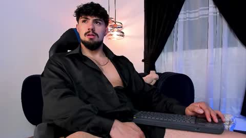 Snapshot of maximo_rodriguez chatting on September 2025 05:18:02 AM Maximo online show from September 2025 05:18:02 AM