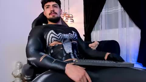 Snapshot of maximo_rodriguez chatting on October 2025 07:20:02 AM Maximo online show from October 2025 07:20:02 AM