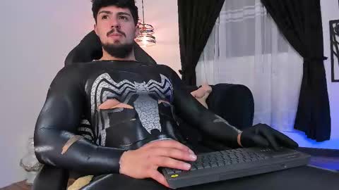 Snapshot of maximo_rodriguez chatting on October 2025 05:00:02 AM Maximo online show from October 2025 05:00:02 AM