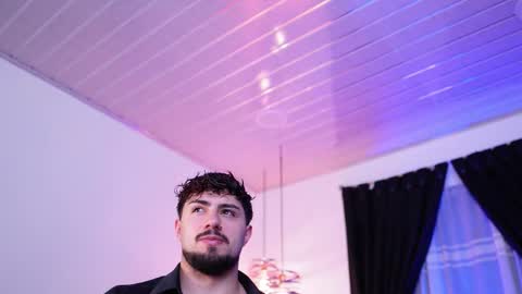 Snapshot of maximo_rodriguez chatting on February 2026 05:06:01 AM Maximo online show from February 2026 05:06:01 AM