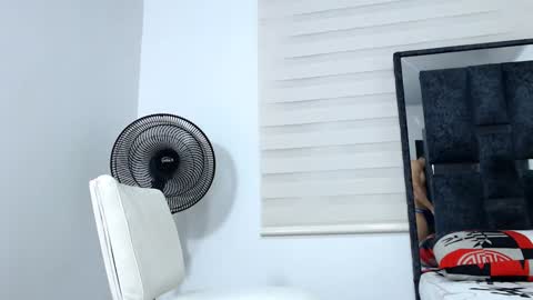 Maximo Sebastian online show from January 2025 03:39:01 AM