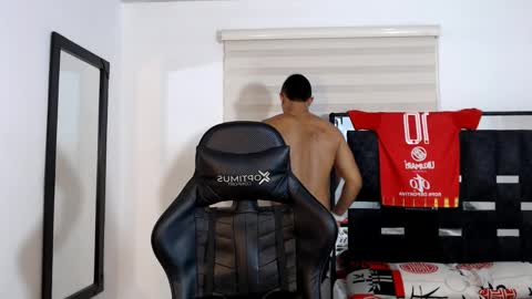 Snapshot of maximo_sebastian chatting on June 2026 02:03:01 AM Maximo Sebastian online show from June 2026 02:03:01 AM