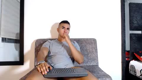 Snapshot of maximo_sebastian chatting on July 2026 09:27:01 AM Maximo Sebastian online show from July 2026 09:27:01 AM