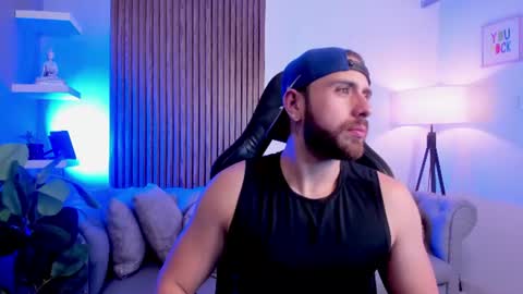 Snapshot of maximo_wolf1 chatting on June 2026 11:40:02 PM Maximo Wolf online show from June 2026 11:40:02 PM
