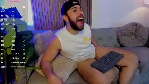 Snapshot of maximo_wolf1 chatting on July 2026 08:44:02 PM Maximo Wolf online show from July 2026 08:44:02 PM