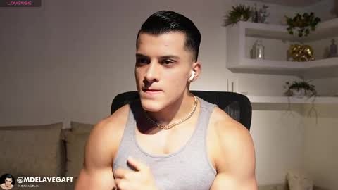 Snapshot of maximohoot chatting on April 2026 11:46:02 PM Sebastian online show from April 2026 11:46:02 PM