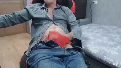 maximus3334 online show from December 2025 11:29:01 AM