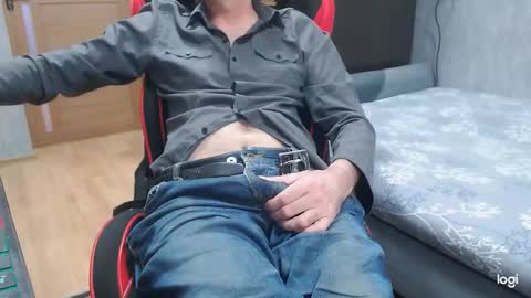 maximus3334 online show from February 2026 10:02:01 AM