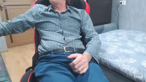 maximus3334 online show from April 2026 08:36:01 PM