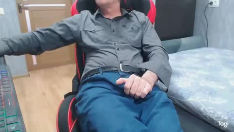 maximus3334 online show from April 2026 10:35:02 AM