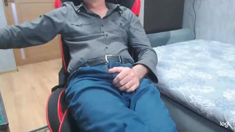 maximus3334 online show from April 2026 11:48:01 AM