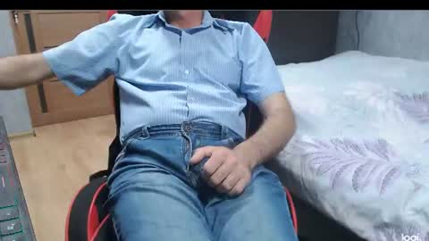 maximus3334 online show from June 2026 07:42:01 PM