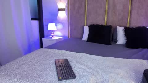 Maxi Rogers online show from February 2026 11:28:02 AM