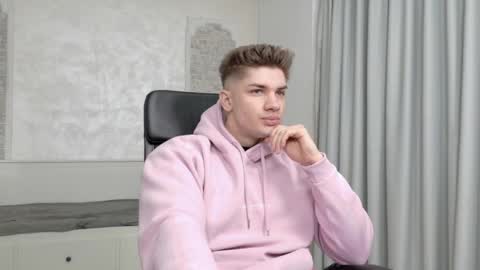 MaxKaiden online show from April 2026 04:21:02 AM