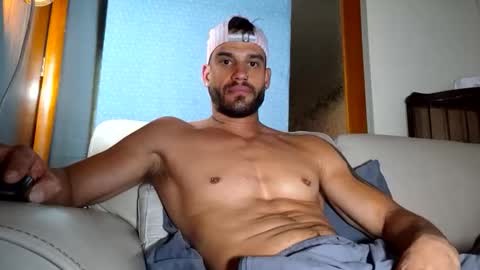 Snapshot of maxpac_rocco chatting on November 2025 04:01:01 AM Luca Dominus online show from November 2025 04:01:01 AM