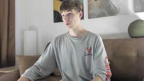 Snapshot of maxwellchik chatting on September 2025 05:14:01 PM maxwellchik online show from September 2025 05:14:01 PM