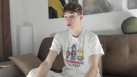 Snapshot of maxwellchik chatting on September 2025 04:21:02 PM maxwellchik online show from September 2025 04:21:02 PM