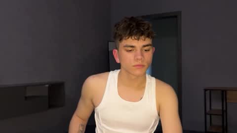 Snapshot of maxwoolf chatting on May 2026 02:00:01 PM Max online show from May 2026 02:00:01 PM