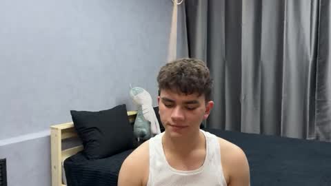 Snapshot of maxwoolf chatting on May 2026 02:47:01 PM Max online show from May 2026 02:47:01 PM