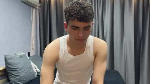 Snapshot of maxwoolf chatting on May 2026 12:00:02 PM Max online show from May 2026 12:00:02 PM