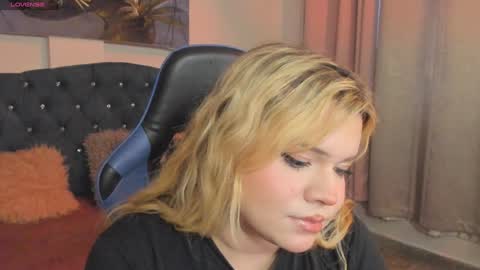 Maxine Minx online show from February 2025 11:38:02 AM