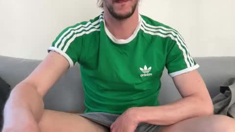 Snapshot of maxxxurbate chatting on April 2026 01:12:01 PM MaxXxurbate online show from April 2026 01:12:01 PM