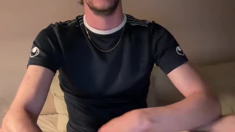 Snapshot of maxxxurbate chatting on April 2026 11:32:02 PM MaxXxurbate online show from April 2026 11:32:02 PM