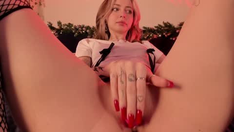 Snapshot of may_meowww chatting on December 2024 10:38:02 AM May online show from December 2024 10:38:02 AM