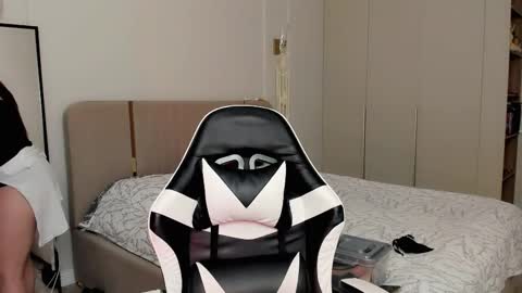 Mia online show from February 2026 02:18:02 AM