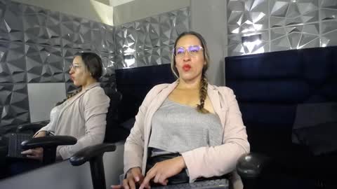 Maya online show from October 2025 01:41:02 PM