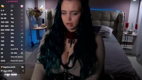 Maya Mils online show from October 2025 01:50:01 AM