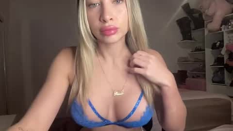 Snapshot of mayabianchi chatting on July 2026 09:52:02 PM Maya Bianchi online show from July 2026 09:52:02 PM