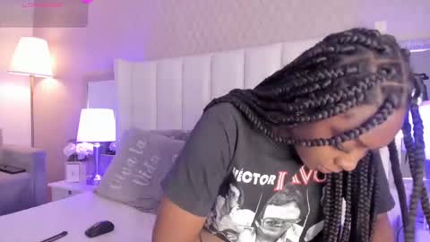 Snapshot of mayacardenas chatting on February 2025 04:09:02 AM Maya online show from February 2025 04:09:02 AM