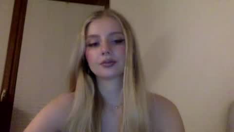 mayaflirt online show from April 2026 08:55:01 PM