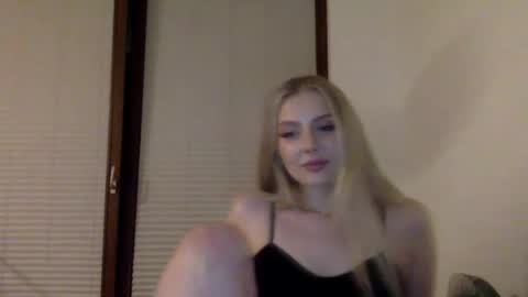 Snapshot of mayaflirt chatting on May 2026 08:28:02 PM mayaflirt online show from May 2026 08:28:02 PM
