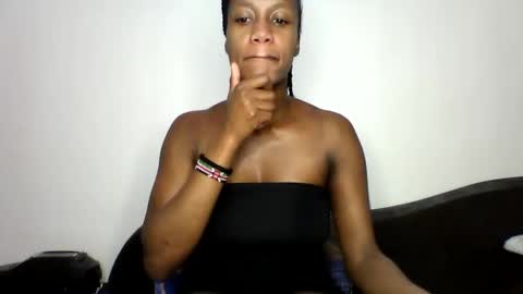 Snapshot of mayasmiley_ chatting on June 2026 07:46:01 PM prettydoll online show from June 2026 07:46:01 PM
