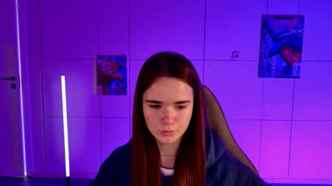 maybloom_ online show from November 2025 09:18:02 AM