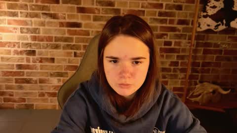 maybloom_ online show from November 2025 05:39:02 AM