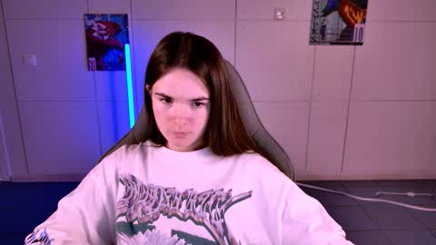 maybloom_ online show from November 2025 01:12:02 PM