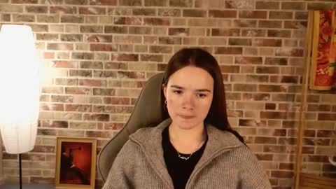 maybloom_ online show from December 2025 11:08:01 AM